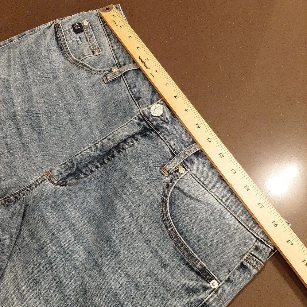 Seven7 Relaxed Bermuda Shorts Size 10 Mid Rise Cuffed Hem Stretch